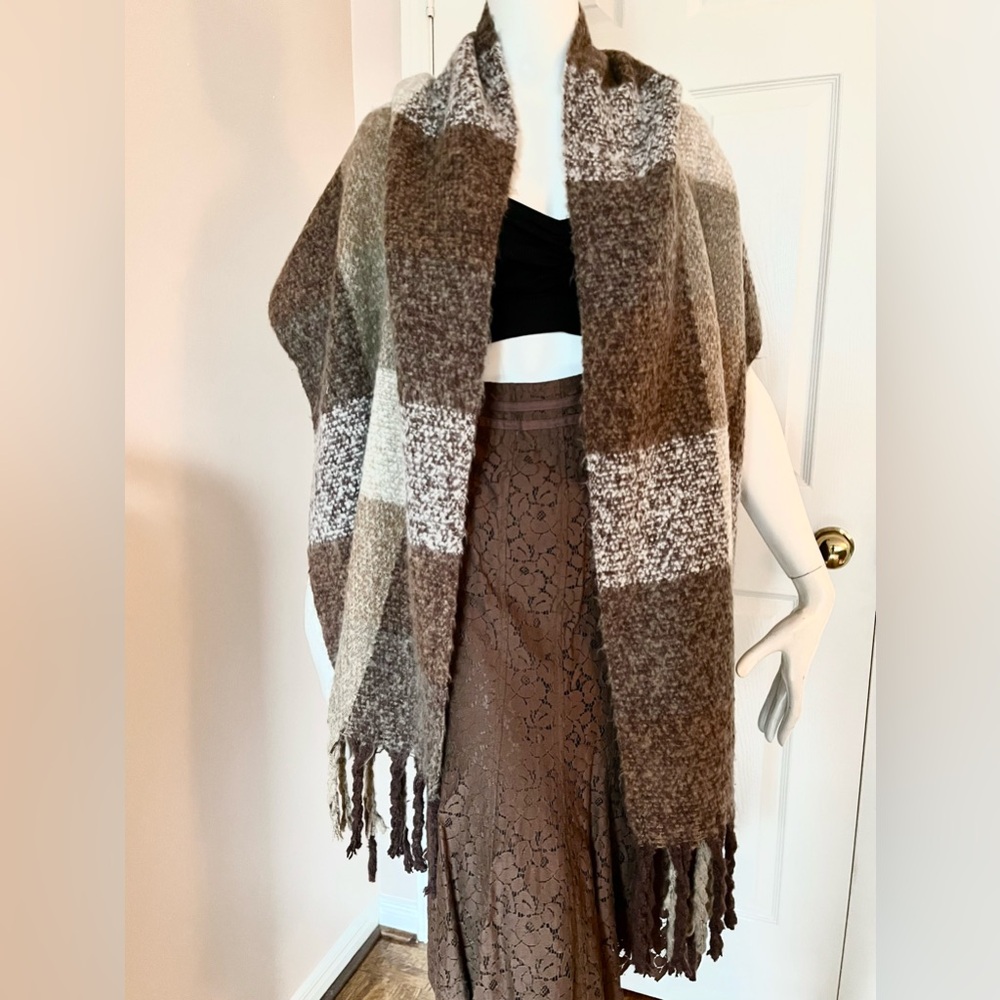 PIECES Women's Multi Tone Plaid Knit Scarf Brown/Beige/Oatmeal - Picture 6 of 8